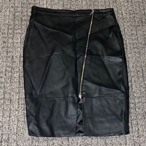 Xoxo Women’s Vegan Leather black pencil skirt size large